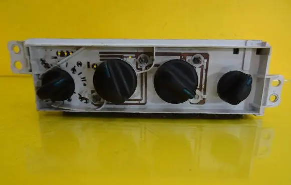 Chrysler PT Cruiser Climate control unit 04885336AA