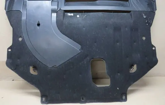Ford Kuga II Engine splash shield/under tray CV617H403E