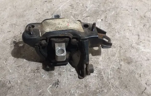 Volkswagen Fox Gearbox mount