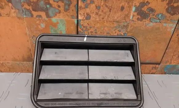 BMW X6 G06 Quarter panel pressure vent 9176945 64229176945