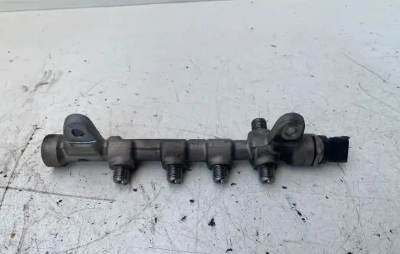 Opel Insignia A Fuel main line pipe 55576177