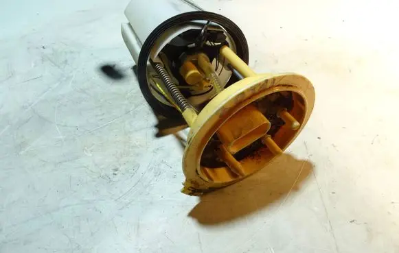 Volkswagen PASSAT B6 Fuel injection high pressure pump 3C0919050Q