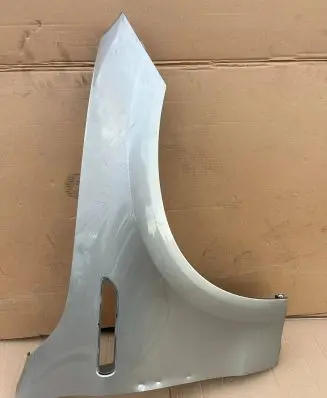 Mercedes-Benz EQC Fender A293