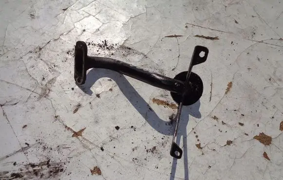 Volkswagen Bora ABS pump bracket 