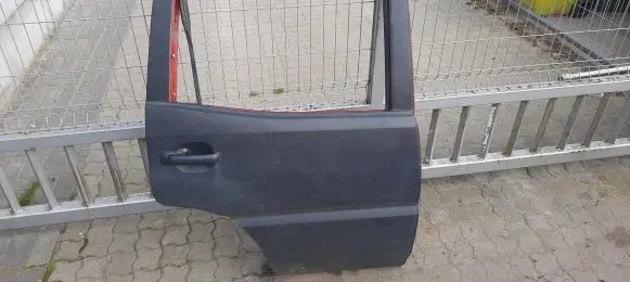 Nissan Terrano Rear door