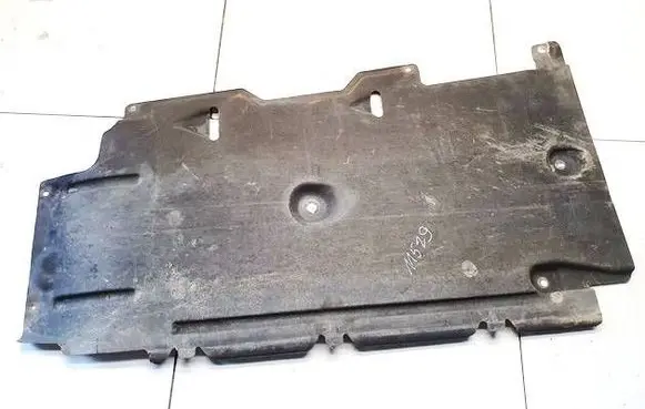 Volvo V40 Engine splash shield/under tray 31407519