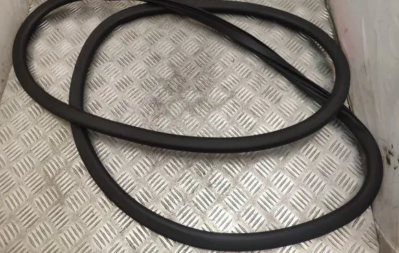 Bentley Flying Spur Rubber seal rear door 3W5867368C