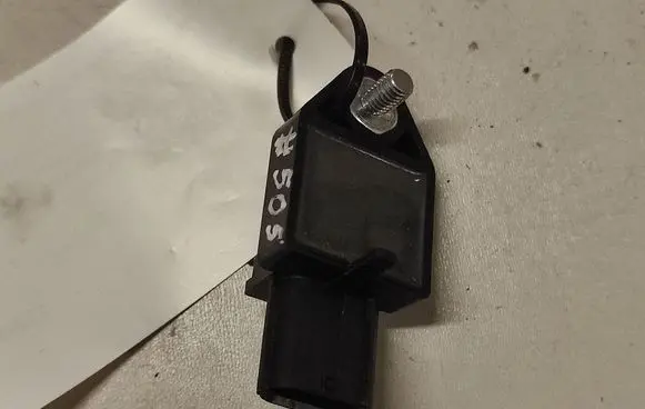 Toyota Avensis T250 Airbag deployment crash/impact sensor 8983505010 026632011D