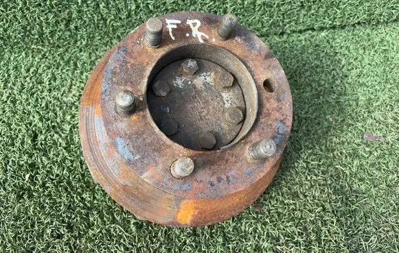 Iveco Daily 3rd gen Front wheel hub spindle knuckle 500338594 500350157