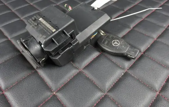 Mercedes-Benz Vito Viano W639 Ignition lock 6395450508 9002479501606182 33002303