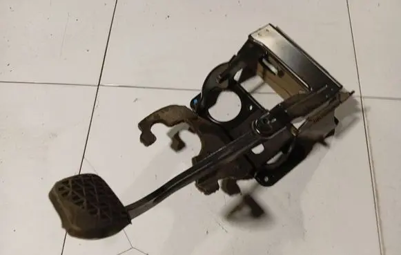 Mercedes-Benz Vito Viano W639 Brake pedal 