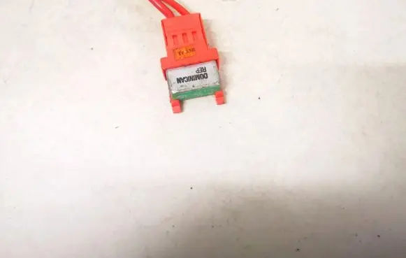 Volkswagen PASSAT B5 Other relay 433937105a