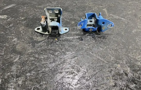 Dodge Challenger Front door hinges set 