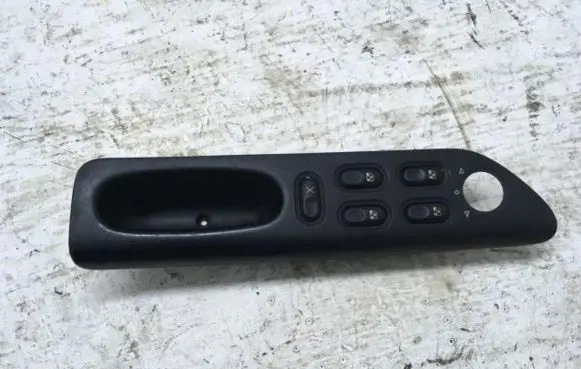 Renault Laguna I Quarter vent window switch 77016724