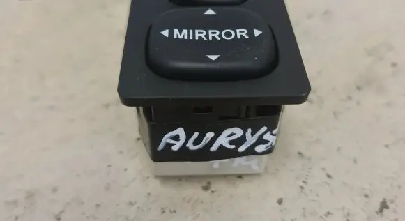 Toyota Auris 150 Wing mirror switch