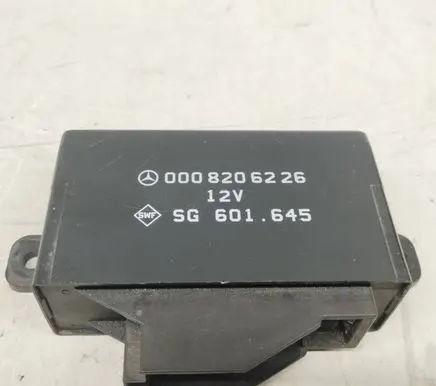 Mercedes-Benz E W124 Seat heating relay 0008206226 A0008206226 601645