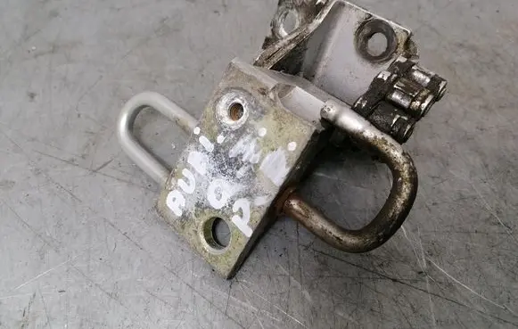 Audi Q7 4L Front door lower hinge 8E0831412B