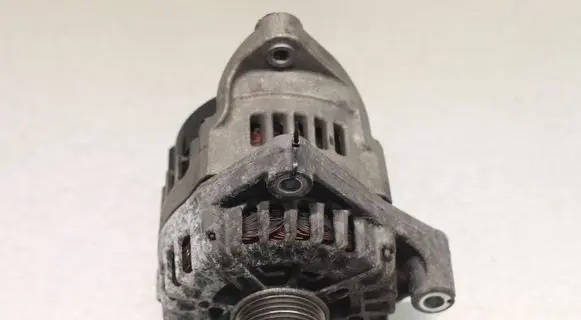 BMW 3 E90 E91 Generator/alternator 8507623