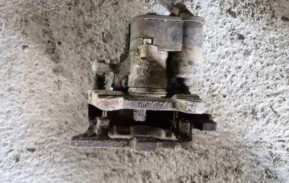 Audi A6 S6 C6 4F Rear brake caliper