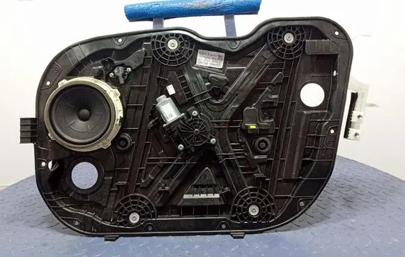 Hyundai i30 Front door window regulator with motor 82480-G4160