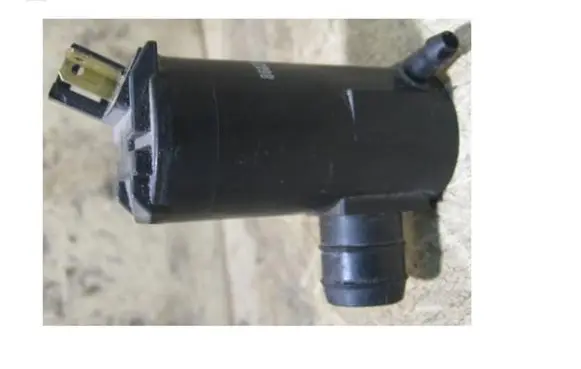 Mitsubishi Pajero Sport I Windscreen/windshield washer pump