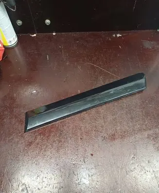 Rear fender molding trim