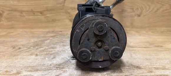 Volvo V50 Air conditioning (A/C) compressor (pump) 3M5H19D629