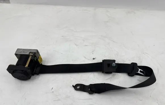 Mercedes-Benz C W203 Front seatbelt 2018680222