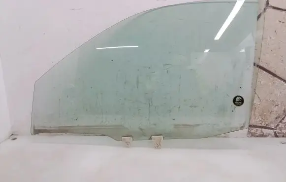 Nissan X-Trail T30 Front door window glass four-door 43R00018