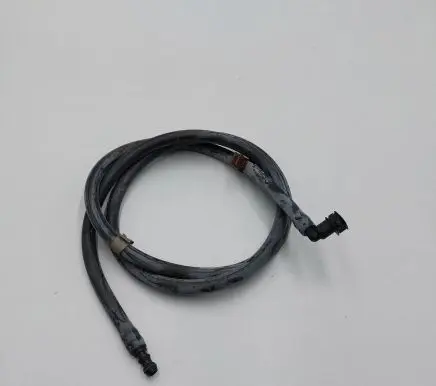 Nissan Leaf II (ZE1) Windshield washer fluid hose 