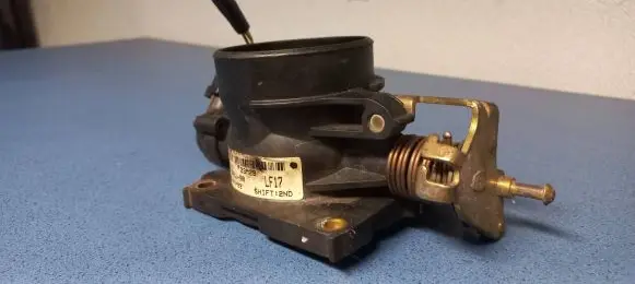 Ford Focus Throttle valve 9E926