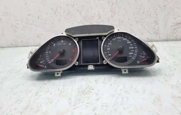 Audi A6 S6 C6 4F Speedometer (instrument cluster) 4F0920933J