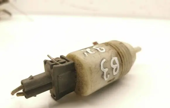 Volkswagen PASSAT B3 Windscreen/windshield washer pump 1H5955651