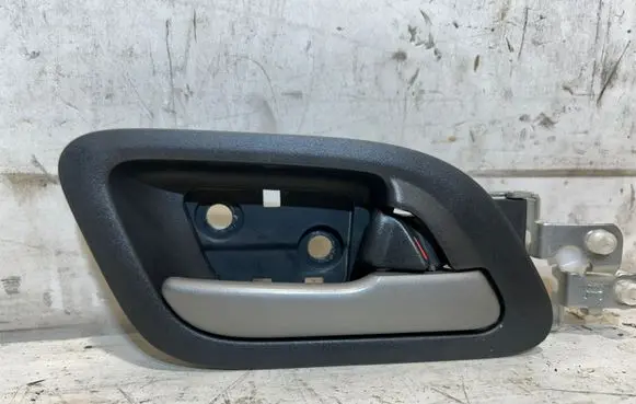 Honda FR-V Front door interior handle 