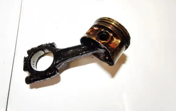 Fiat Bravo - Brava Piston with connecting rod