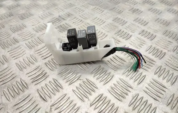 Citroen C1 Fuse module 9008087021 9008087020