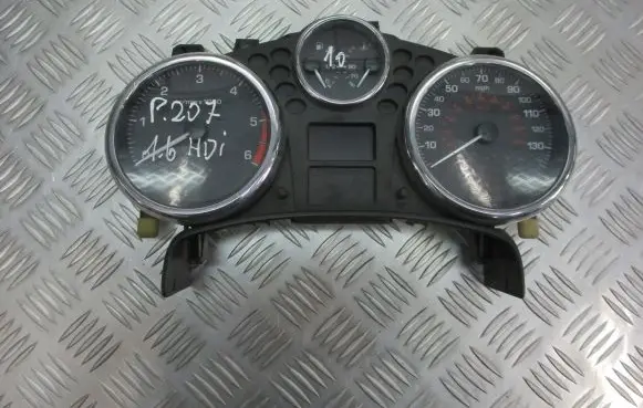 Peugeot 207 Speedometer (instrument cluster)