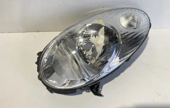 Nissan Micra Headlight/headlamp 26060BC500