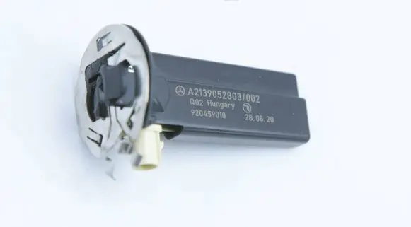 Mercedes-Benz Sprinter W907 W910 Aerial antenna amplifier A2139052803 920459010
