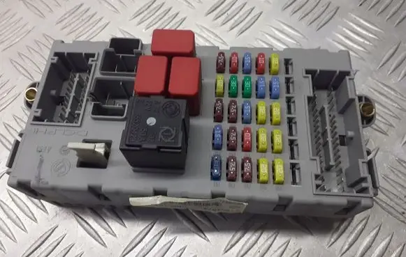 Fiat Croma Fuse box cover 51804074