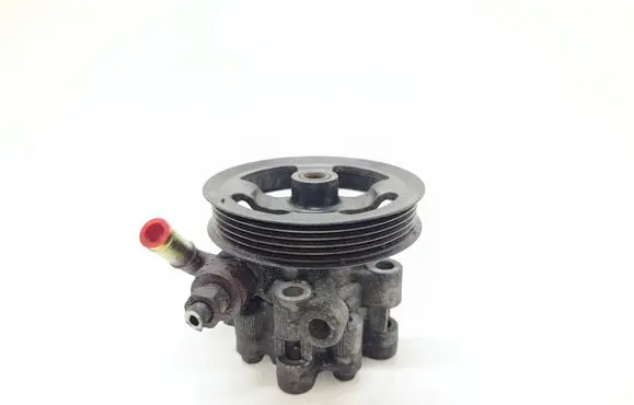 Toyota Avensis T220 Power steering pump 