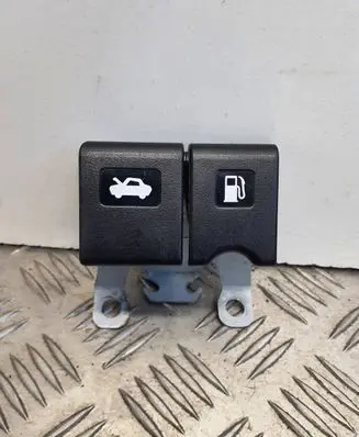 Nissan Qashqai Fuel cap release pull handle 