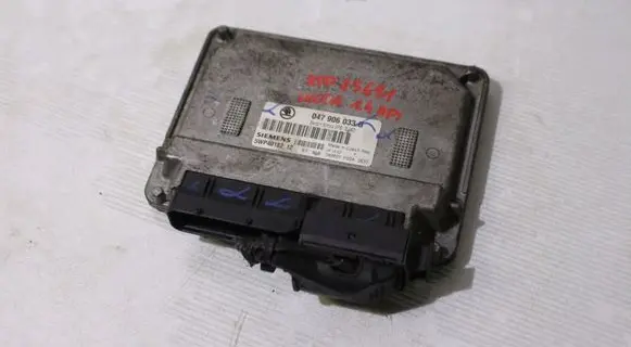 Skoda Fabia Mk1 (6Y) Engine control unit/module 047906033G