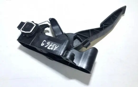 Mercedes-Benz A W169 Accelerator throttle pedal a1693000404