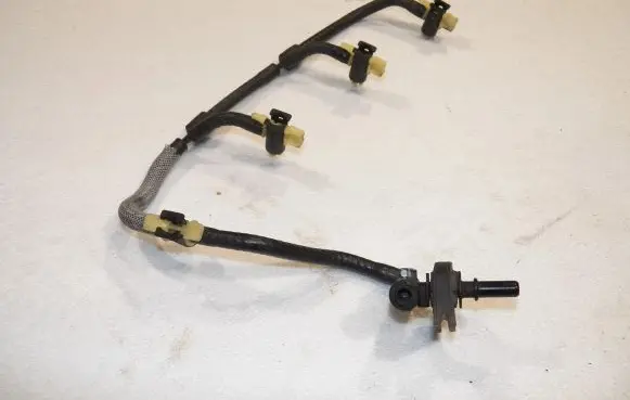 Opel Movano B Fuel return line/hose 130C25969R