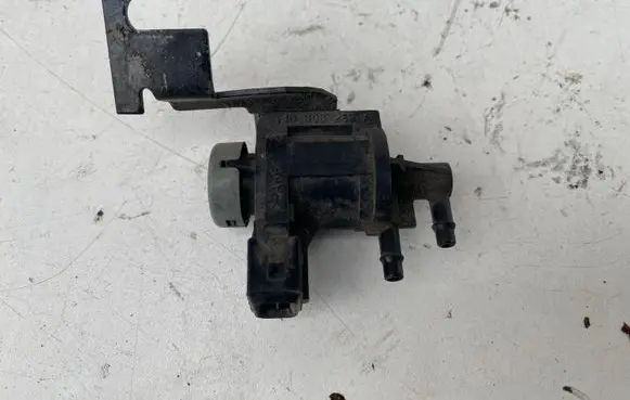 Audi A6 S6 C5 4B Vacuum valve 1J0906283A