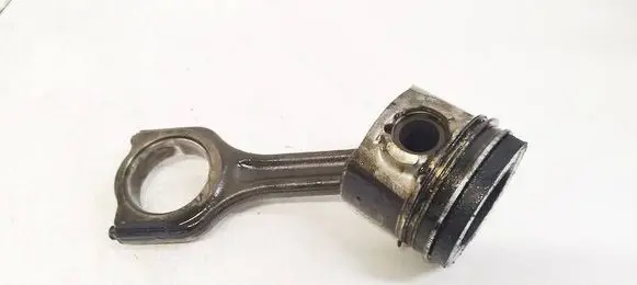 Volkswagen Golf V Piston with connecting rod