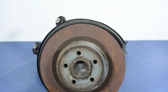 Mercedes-Benz CLS C218 X218 Front wheel hub spindle knuckle