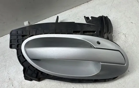 BMW 7 E65 E66 Front door exterior handle/bracket 7013702 7013702706