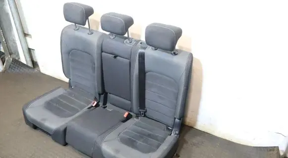 Volkswagen Golf VII Second row seats 